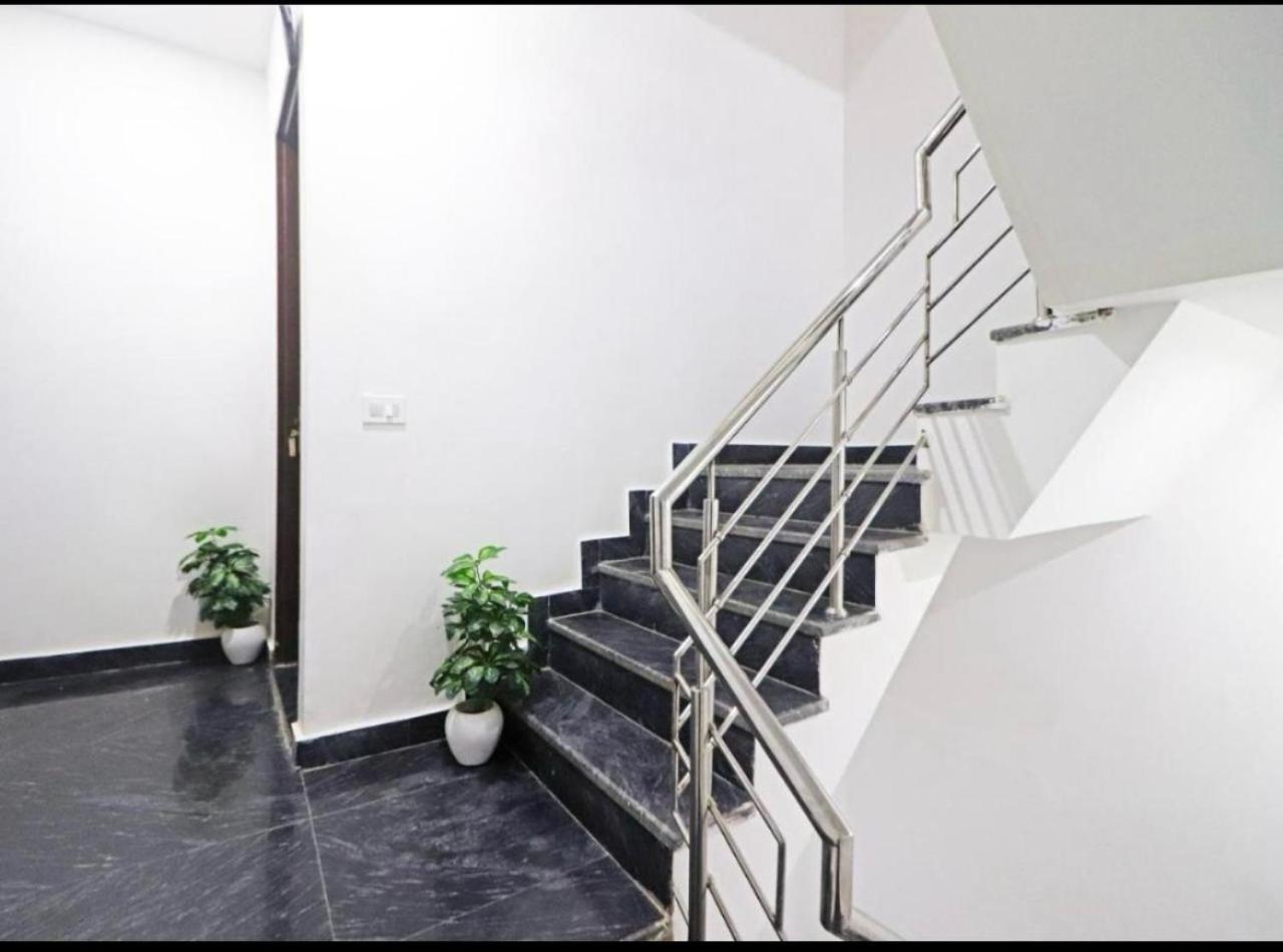 Hotel Vijaydeep Place Near Delhi Airport نيودلهي المظهر الخارجي الصورة