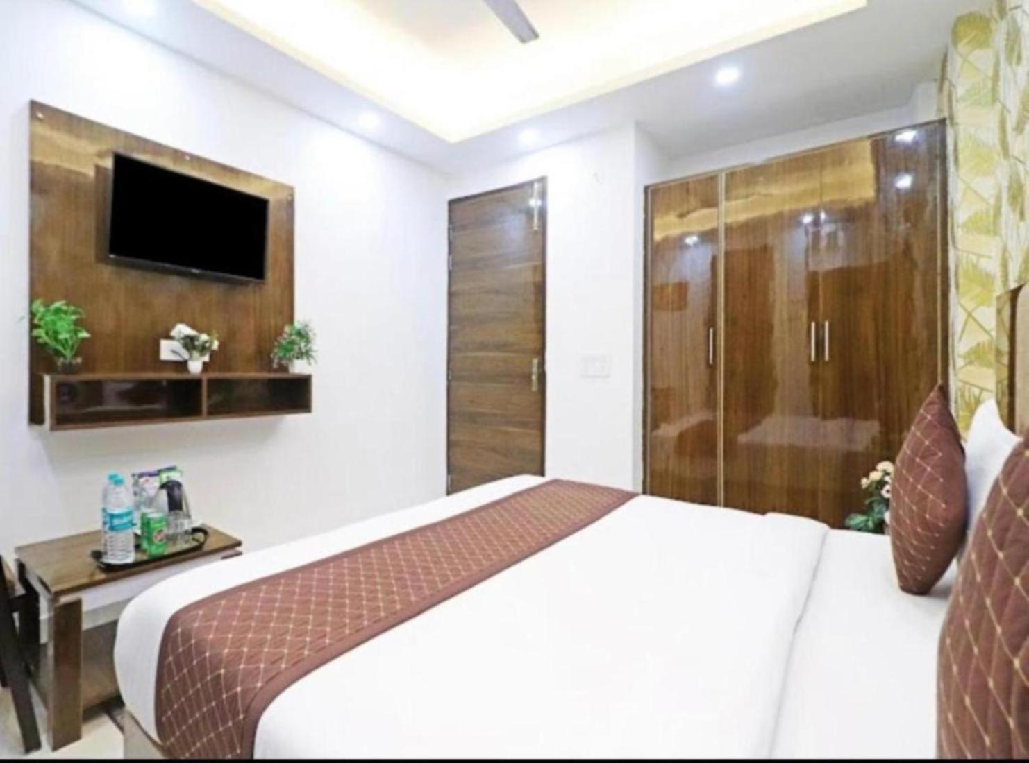 Hotel Vijaydeep Place Near Delhi Airport نيودلهي المظهر الخارجي الصورة